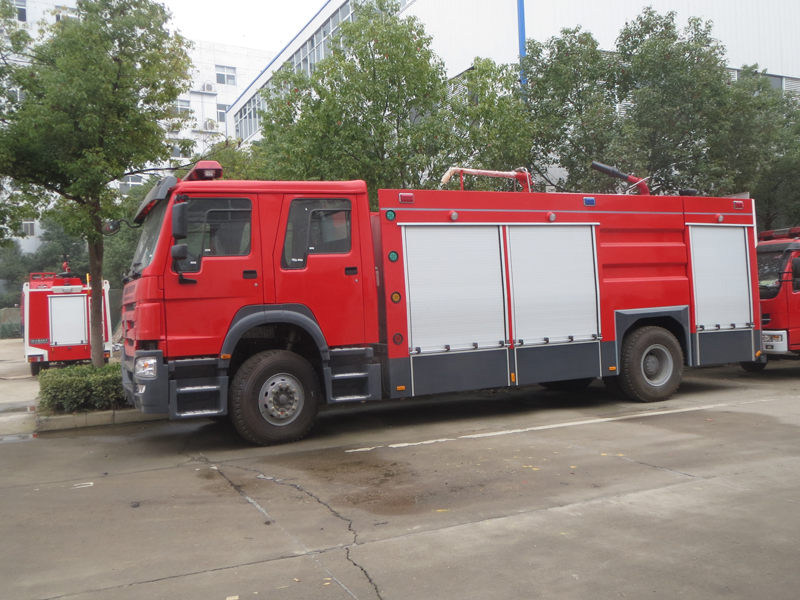 ����HOWO�ɷ�ˮ(li��n)������܇