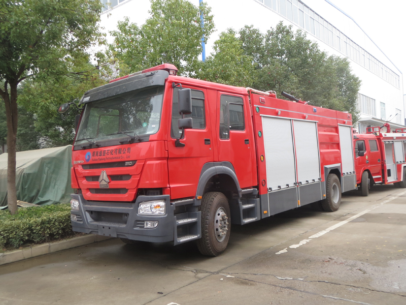 ����HOWO�ɷ���ĭ(li��n)������܇(ch��)