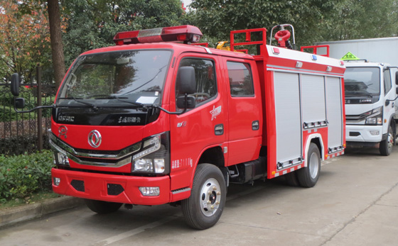 ����܇���M(j��n)�и�����ȼ��ϵ�y(t��ng)��(y��ng)ע��Ć�(w��n)�}