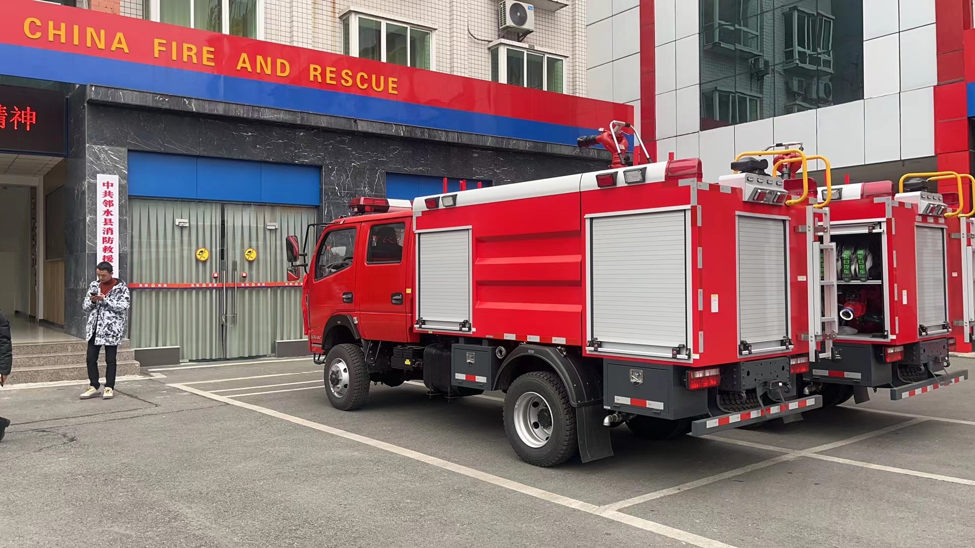 �������ό����طN��܇���޹�˾�|�L4�(q��)����܇Ⱥ�l(f��)�Ĵ�